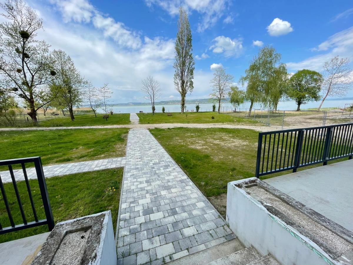 Siesta Apartman Balatonbereny Exterior photo
