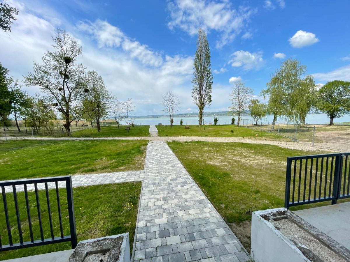 Siesta Apartman Balatonbereny Exterior photo